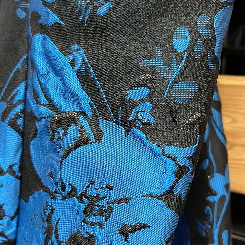 NWT,Mori lee  long Dress 43107A
Floral Black/royal - Picture 16 of 17